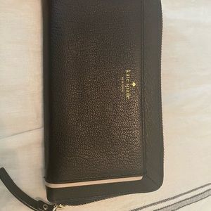 Black Kate spade wallet
